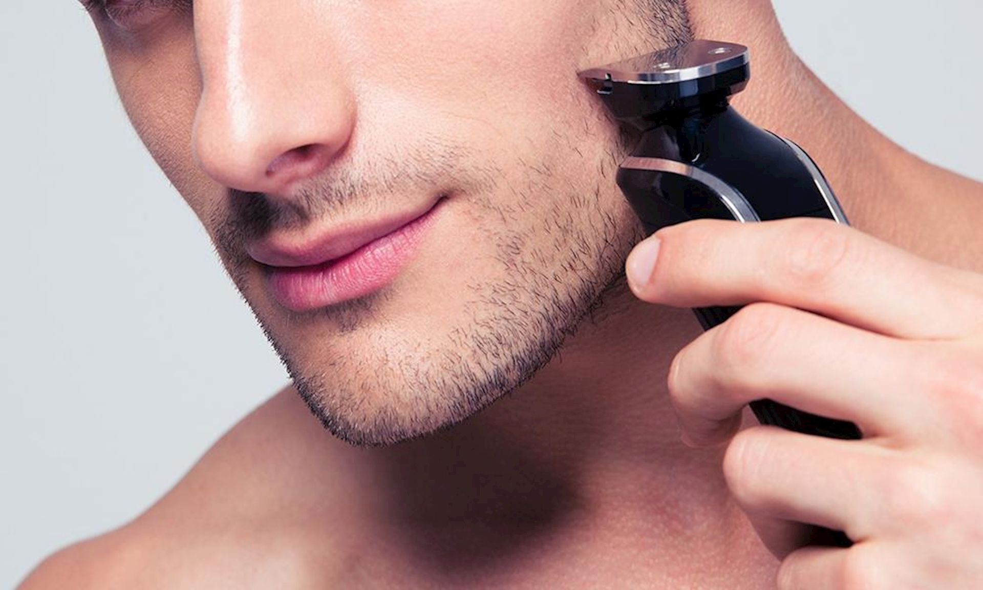 Cạo râu như thế nào để tránh làm tổn thương da mặt?